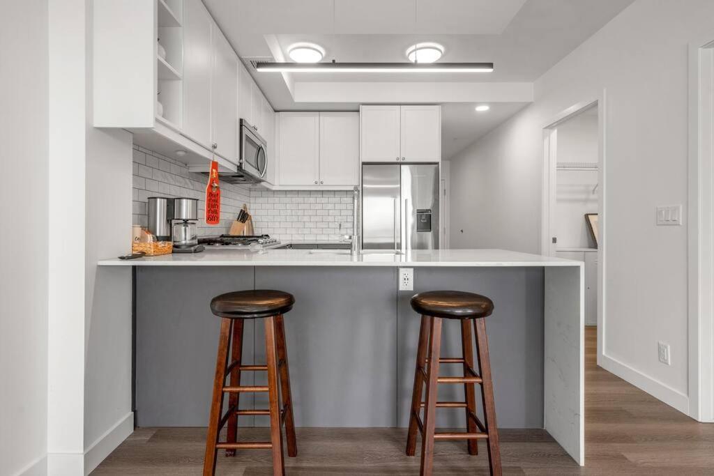 Appartement Chic 1Br Kensington Unit W/Parking à Calgary Extérieur photo