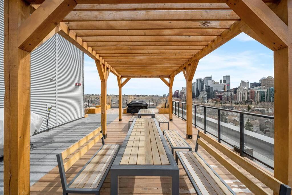 Appartement Chic 1Br Kensington Unit W/Parking à Calgary Extérieur photo