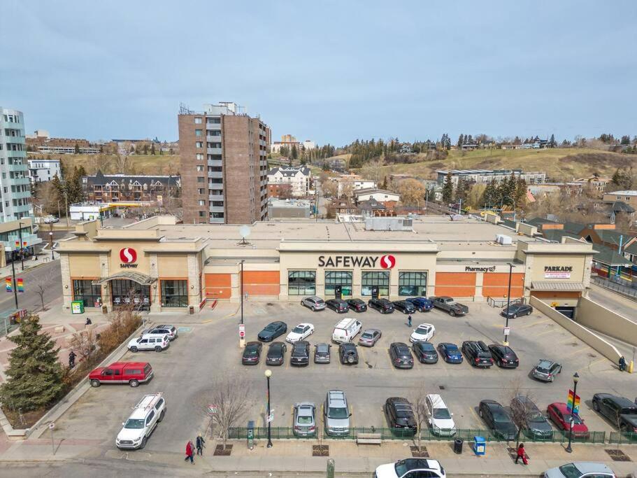 Appartement Chic 1Br Kensington Unit W/Parking à Calgary Extérieur photo