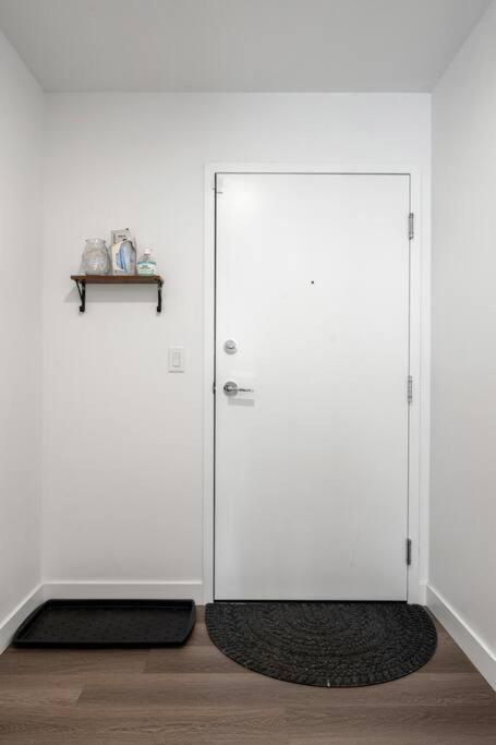 Appartement Chic 1Br Kensington Unit W/Parking à Calgary Extérieur photo