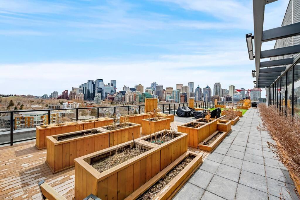 Appartement Chic 1Br Kensington Unit W/Parking à Calgary Extérieur photo