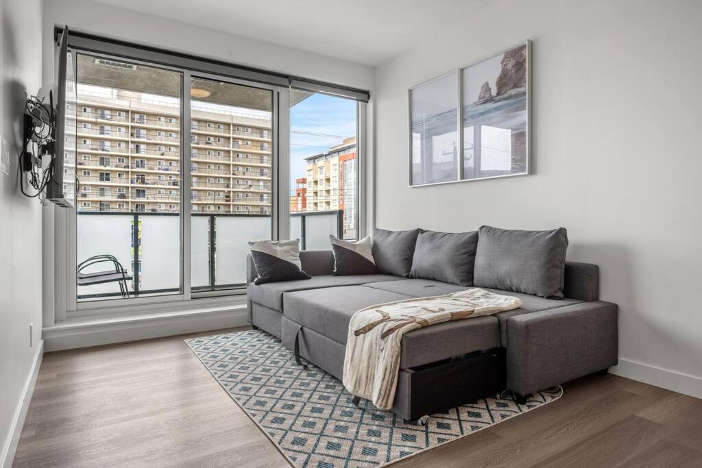 Appartement Chic 1Br Kensington Unit W/Parking à Calgary Extérieur photo