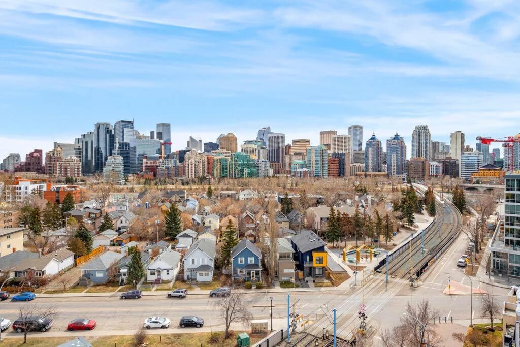 Appartement Chic 1Br Kensington Unit W/Parking à Calgary Extérieur photo