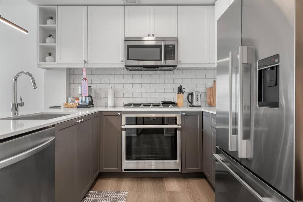 Appartement Chic 1Br Kensington Unit W/Parking à Calgary Extérieur photo