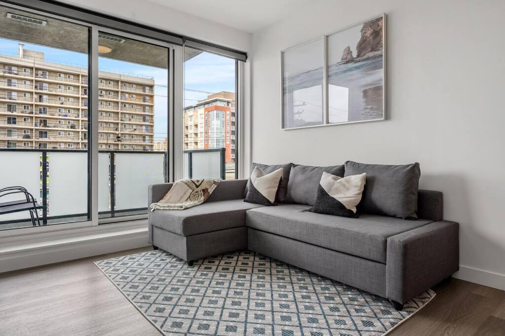 Appartement Chic 1Br Kensington Unit W/Parking à Calgary Extérieur photo